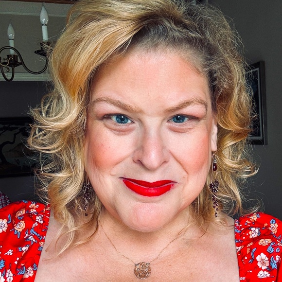 Meet your Posher, Sheila - Picture 1 of 1